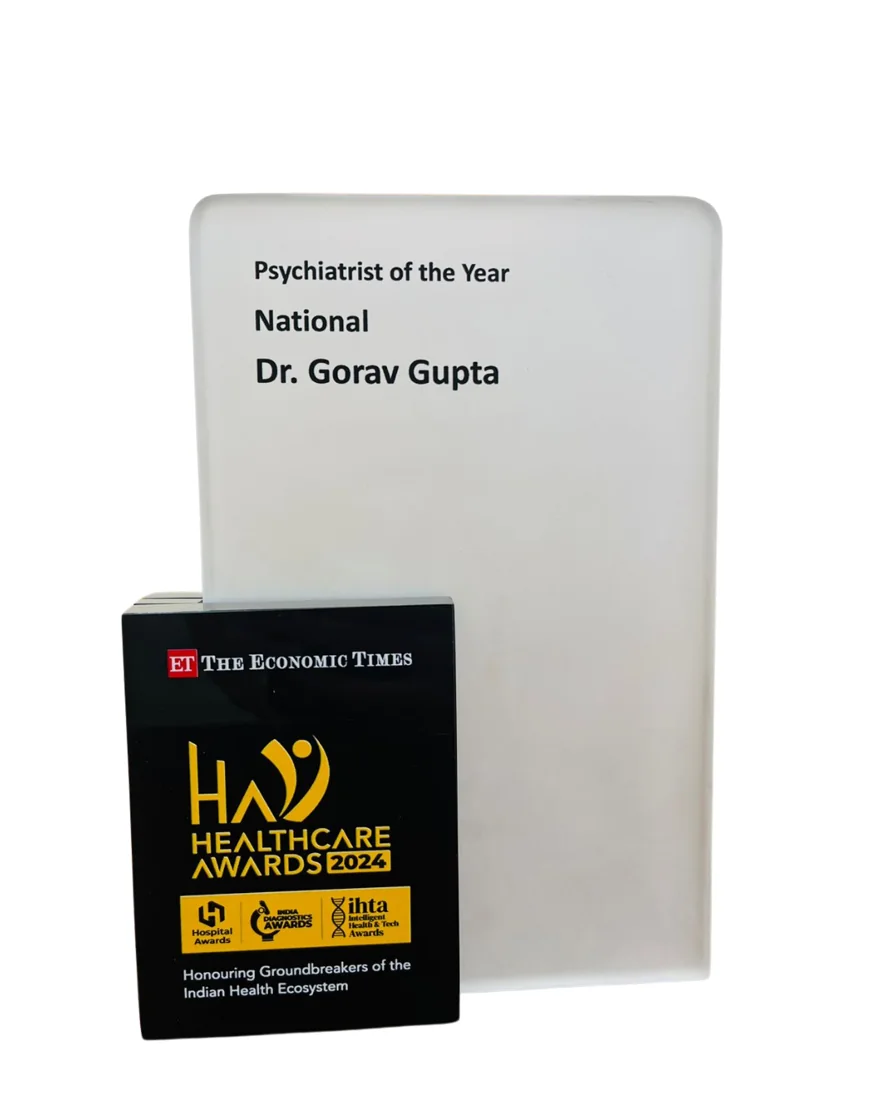 The Economic Times Healthcare Awards 2024 trophy
