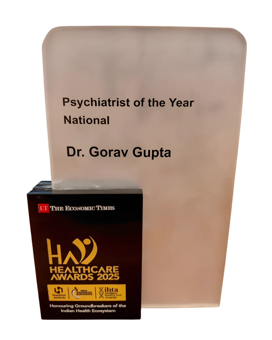 The Economic Times Healthcare Awards 2025 trophy